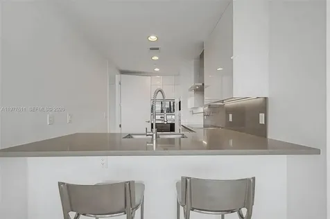 17475 Collins Avenue Miami Beach FL 33160