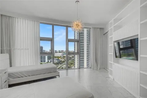 17475 Collins Avenue Miami Beach FL 33160