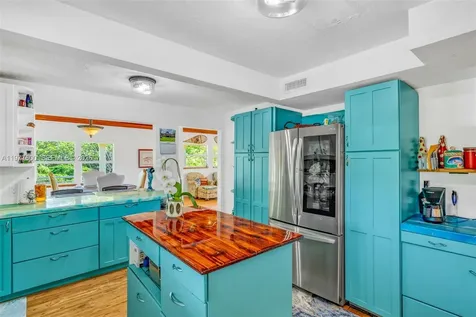 894 Ellen Drive Key Largo FL 33037