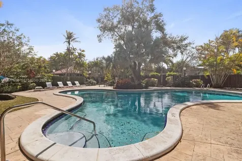 6902 N Kendall Drive Pinecrest FL 33156