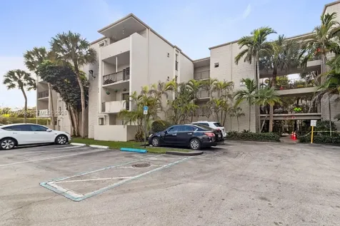 6902 N Kendall Drive Pinecrest FL 33156