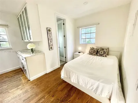 439 15th Street Miami Beach FL 33139