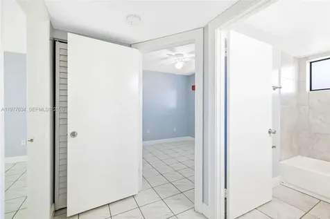 5400 W 21st Court Hialeah FL 33016