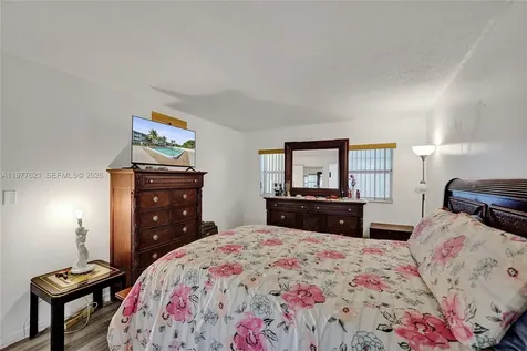 4650 Washington Street Hollywood FL 33021
