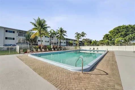 4650 Washington Street Hollywood FL 33021
