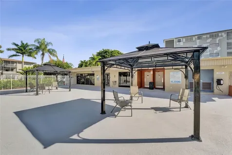 4650 Washington Street Hollywood FL 33021