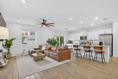 826 SE 17th Street Homestead FL 33034
