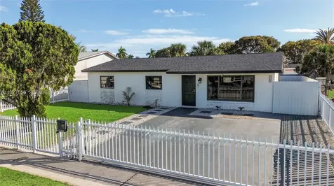 1318 13th Street West Palm Beach FL 33401