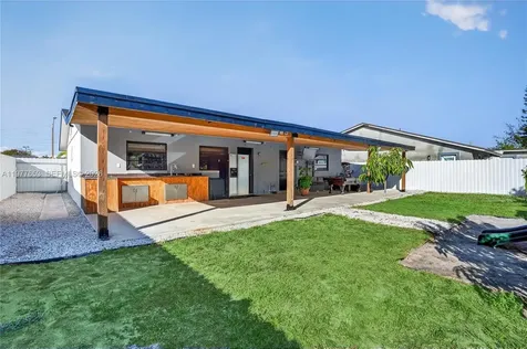 1318 13th Street West Palm Beach FL 33401
