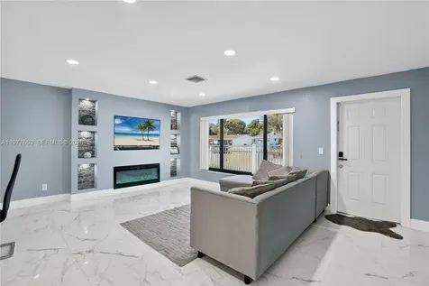 1318 13th Street West Palm Beach FL 33401