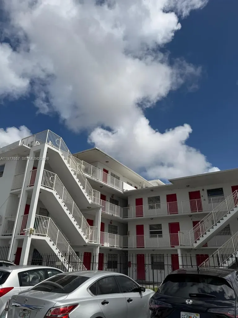 3211 W Flagler Street Miami FL 33135