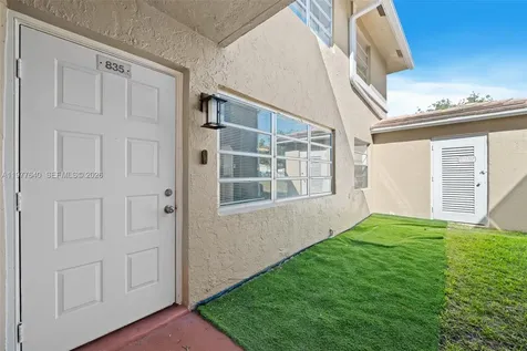 835 Twin Lakes Drive Coral Springs FL 33071