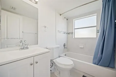 835 Twin Lakes Drive Coral Springs FL 33071