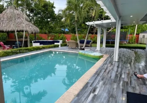 16761 SW 92nd Avenue Palmetto Bay FL 33157
