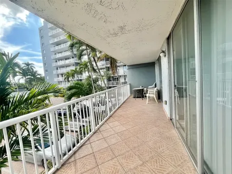1800 NW 24th Avenue Miami FL 33125