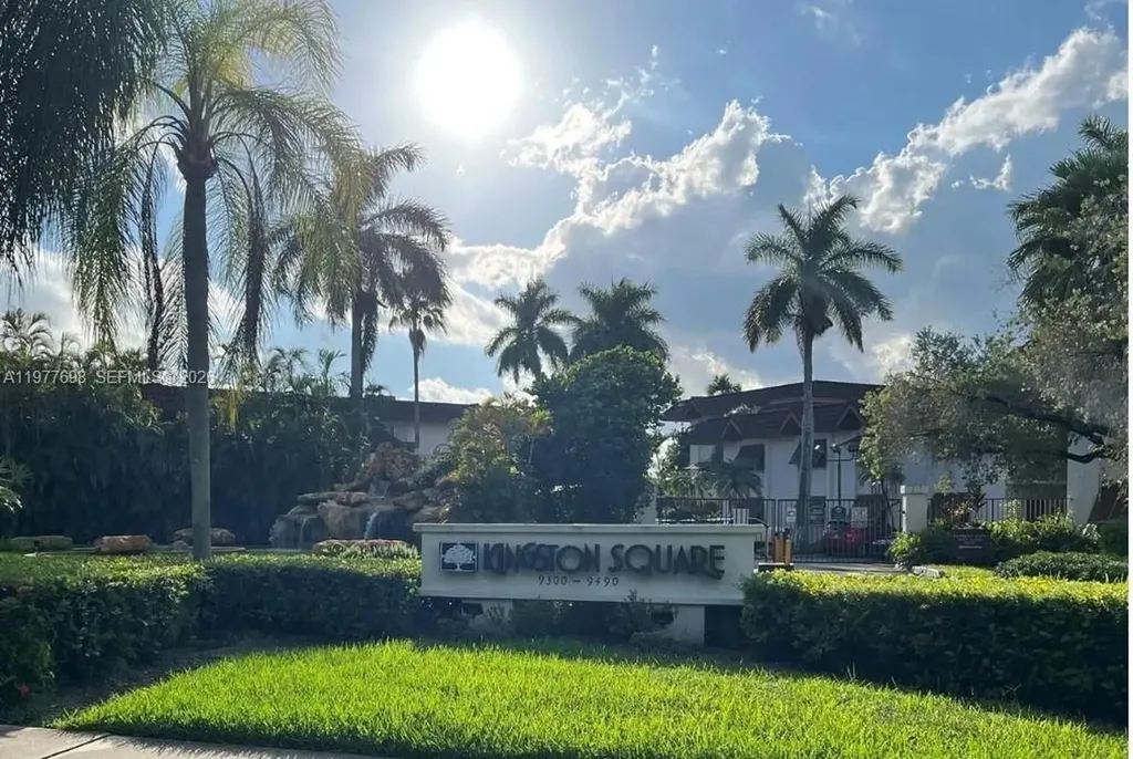 9392 SW 77th Avenue Miami FL 33156