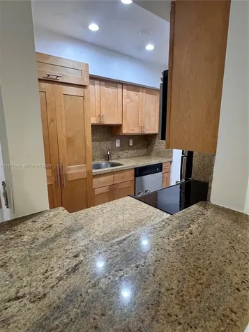 9392 SW 77th Avenue Miami FL 33156