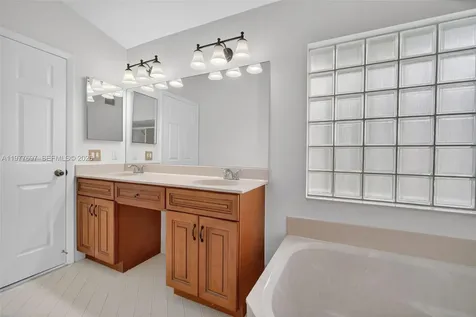 10624 Plainview Circle Boca Raton FL 33498