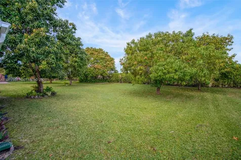 10624 Plainview Circle Boca Raton FL 33498
