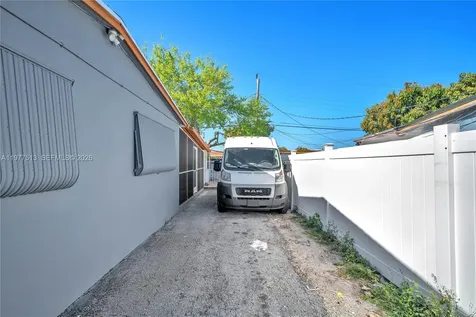 7151 Taft Street Hollywood FL 33024