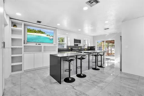 7151 Taft Street Hollywood FL 33024