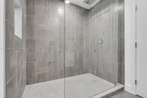 648 South Drive Miami Springs FL 33166