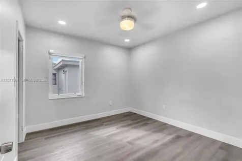 648 South Drive Miami Springs FL 33166