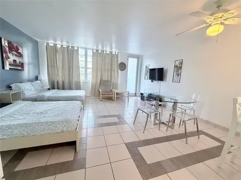 100 Lincoln Road Miami Beach FL 33139