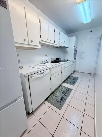100 Lincoln Road Miami Beach FL 33139