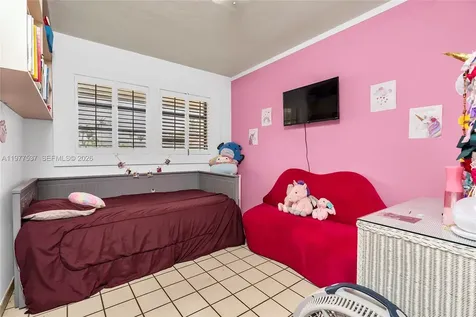 9011 SW 18th Terrace Miami FL 33165