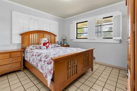 9011 SW 18th Terrace Miami FL 33165