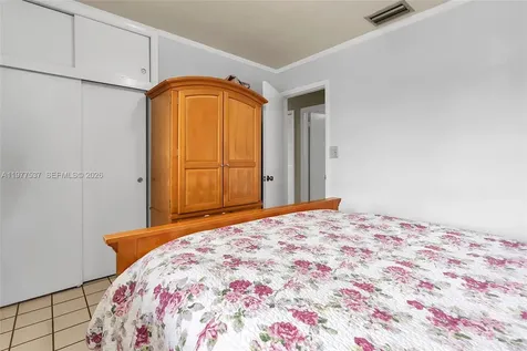 9011 SW 18th Terrace Miami FL 33165
