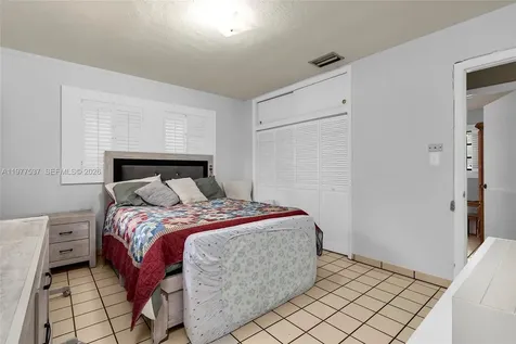 9011 SW 18th Terrace Miami FL 33165