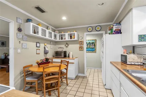 9011 SW 18th Terrace Miami FL 33165