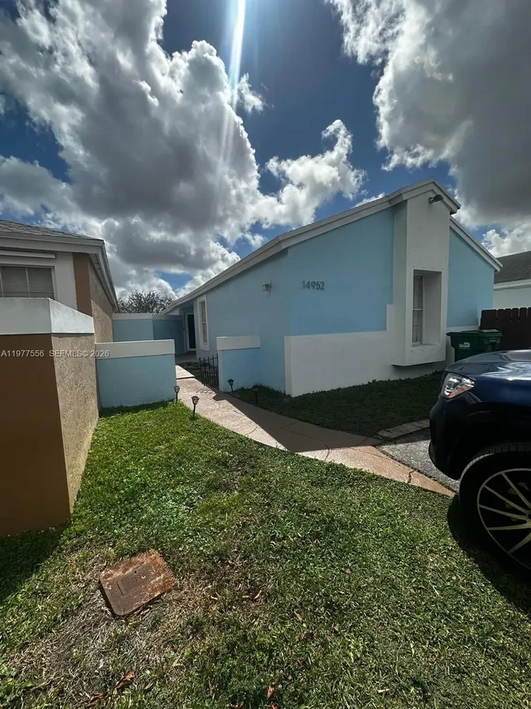 14952 SW 75th Terrace Miami FL 33193