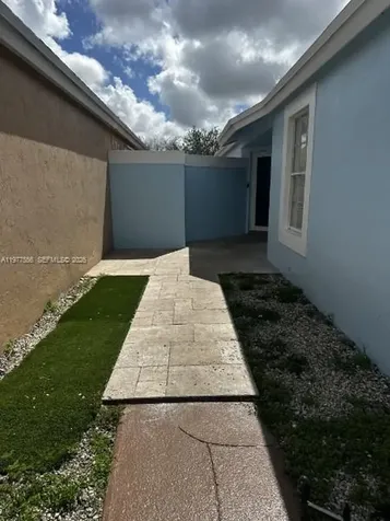 14952 SW 75th Terrace Miami FL 33193