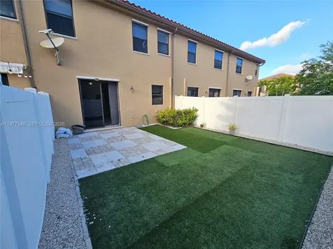 3370 W 90th Street Hialeah FL 33018