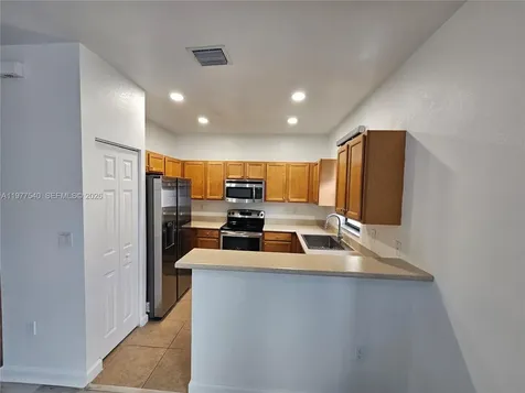 3370 W 90th Street Hialeah FL 33018
