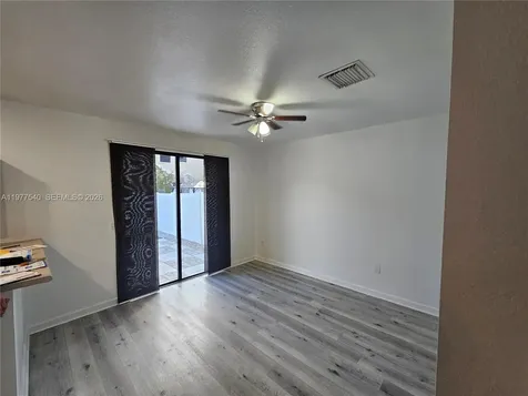3370 W 90th Street Hialeah FL 33018