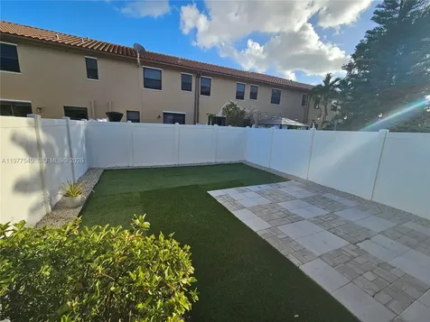 3370 W 90th Street Hialeah FL 33018