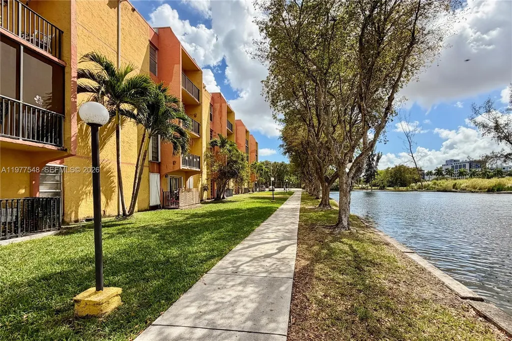 4803 NW 7th Street Miami FL 33126