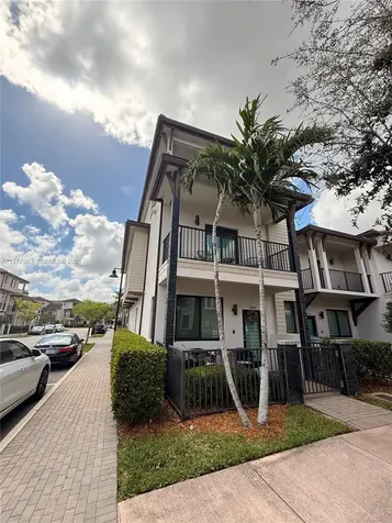 4900 NW 83rd Path Doral FL 33166