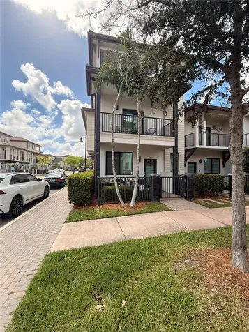 4900 NW 83rd Path Doral FL 33166