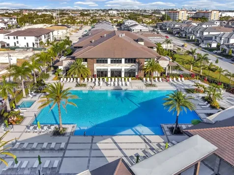 4900 NW 83rd Path Doral FL 33166