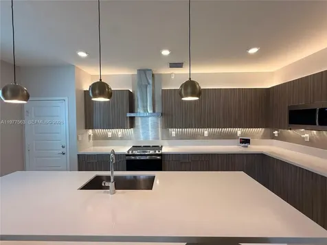4900 NW 83rd Path Doral FL 33166