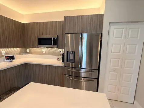 4900 NW 83rd Path Doral FL 33166
