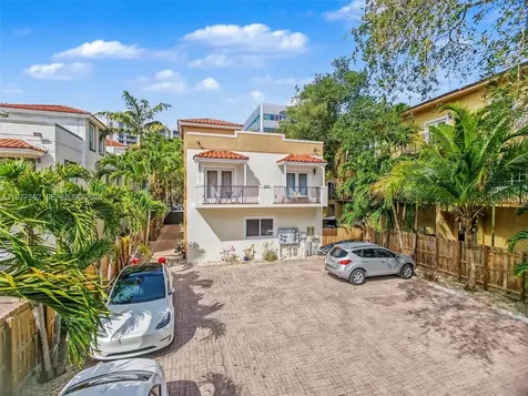 2945 Coconut Avenue Miami FL 33133