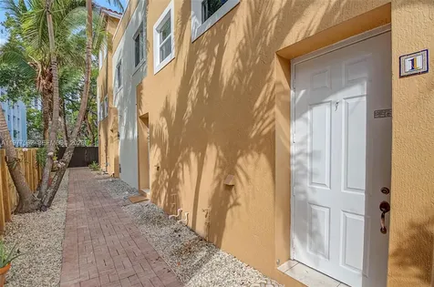 2945 Coconut Avenue Miami FL 33133