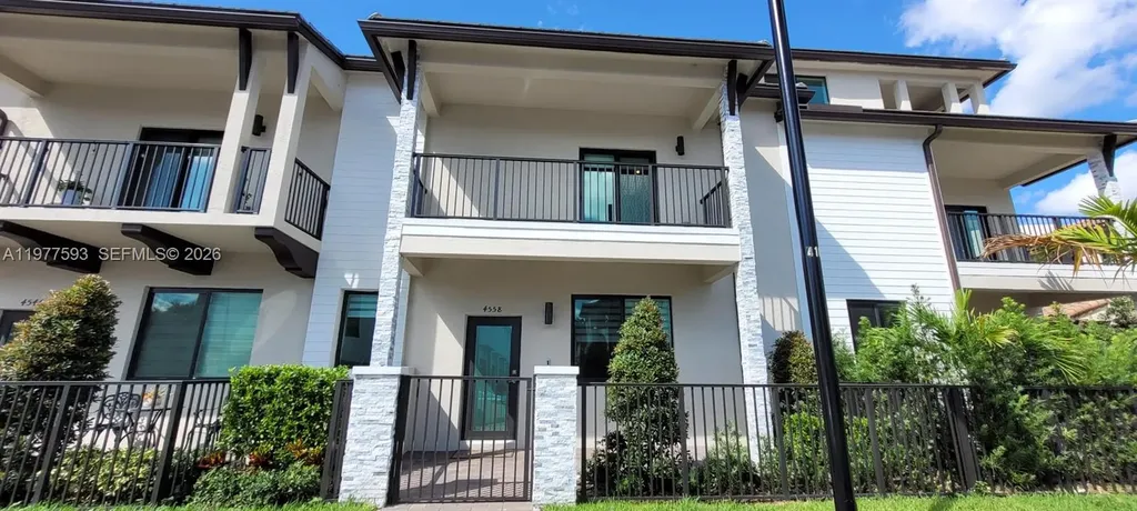 4558 NW 83rd Avenue Doral FL 33166
