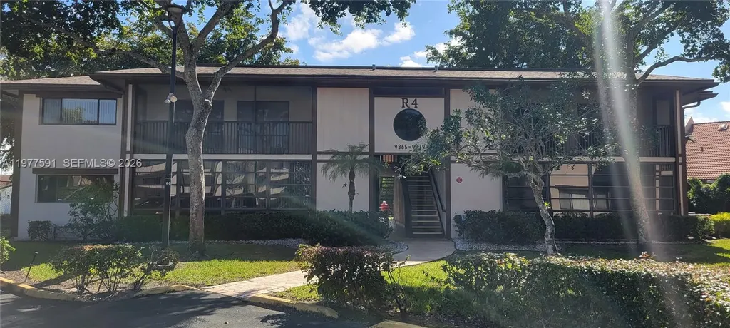9379 S Belfort Circle Tamarac FL 33321